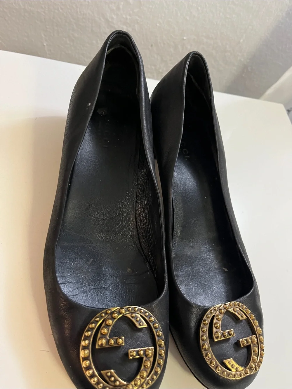 Gucci Black Leather Ballet Flats with Gold Studded GG